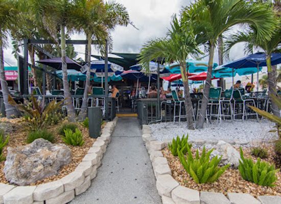 florida/treasure-coast/restaurant/ricky-t-s-bar-grille