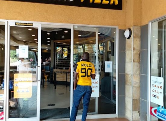 botswana/molepolole/restaurant/debonairs-mafenyatlala-mall