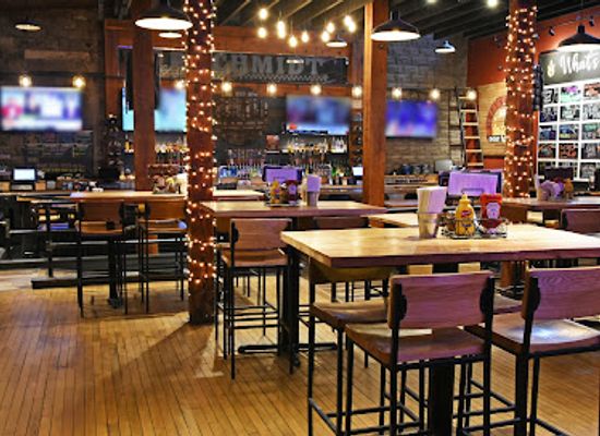 wisconsin/oshkosh/restaurant/greene-s-pour-house-at-the-granary