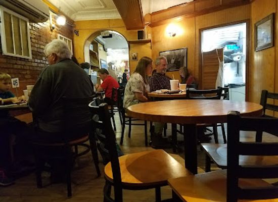 maryland/frederick/restaurant/pretzel-pizza-creations
