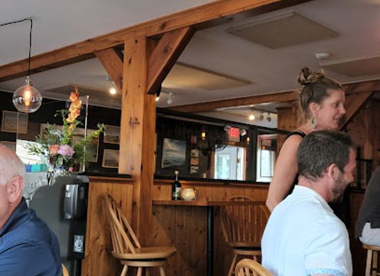 rhode-island/block-island/restaurant/eli-s