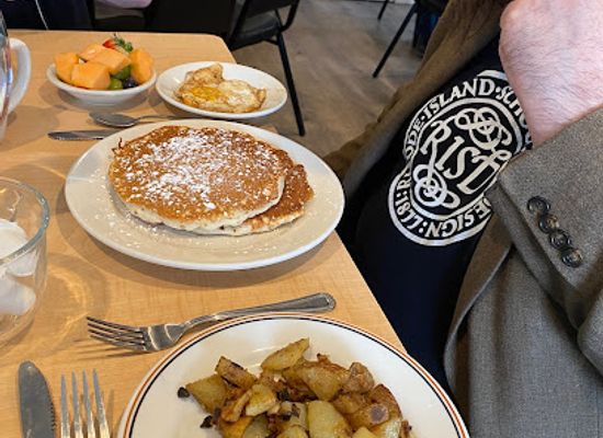 rhode-island/south-county/restaurant/sly-fox-den-too-charlestown