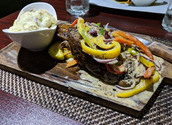 jamaica/blue-mountains/restaurant/broken-plate-restaurant