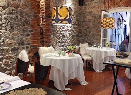 spain/asturias/restaurant/restaurante-el-corral-del-indianu