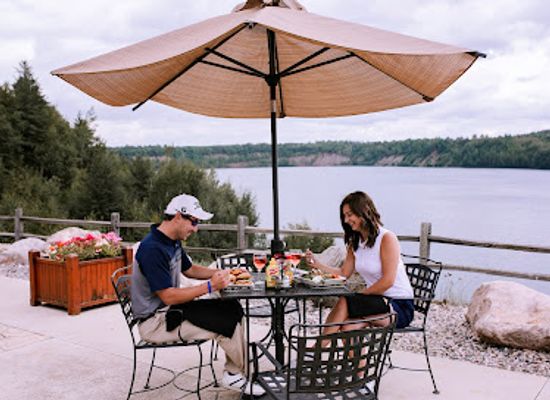 minnesota/glacial-ridge/restaurant/wacootah-grille
