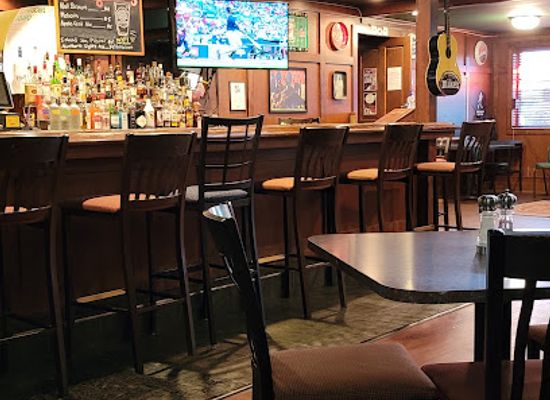 wisconsin/lake-superior-lowland/restaurant/deep-water-grille