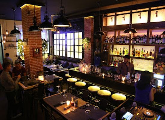morocco/casablanca/maarif/restaurant/chez-john