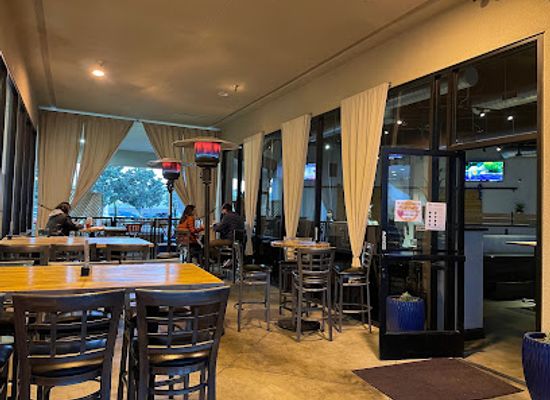 california/fresno/restaurant/the-point-patio-bar-bistro