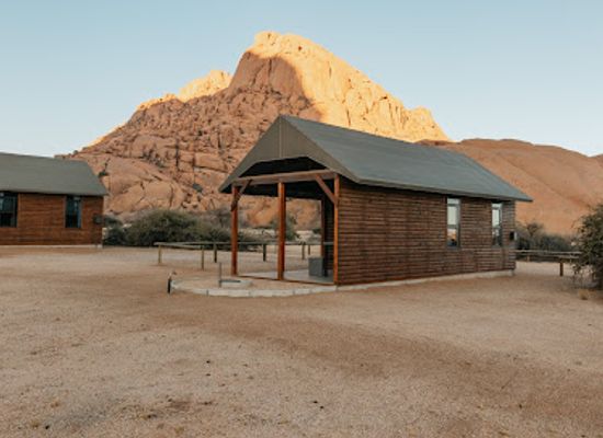 namibia/spitzkoppe/restaurant/spitzkoppe-cabin-camp