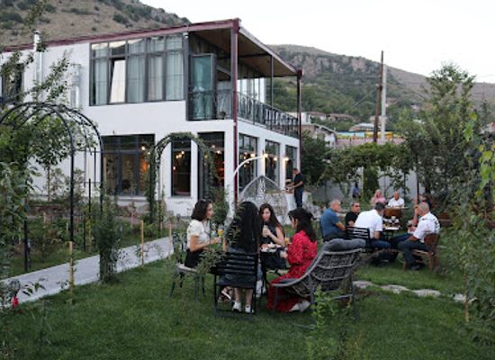 armenia/syunik/restaurant/redroof-lounge-bar