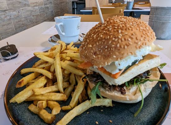 portugal/vila-real/restaurant/montes-de-hamburgueres