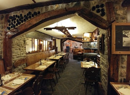 switzerland/verbier/restaurant/restaurant-le-caveau