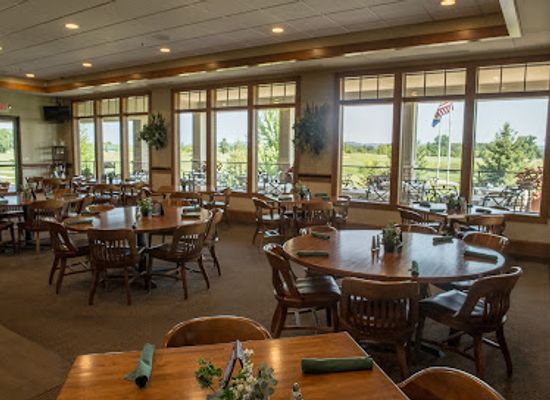 minnesota/driftless-area/restaurant/bluffside-grill-bar-at-the-jewel-golf-club