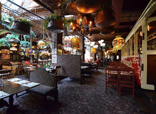 canada/toronto/restaurant/the-old-spaghetti-factory