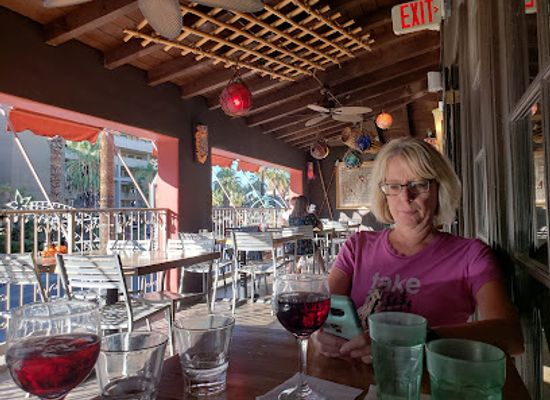 california/palm-springs/restaurant/the-tonga-hut-restaurant-and-tiki-bar
