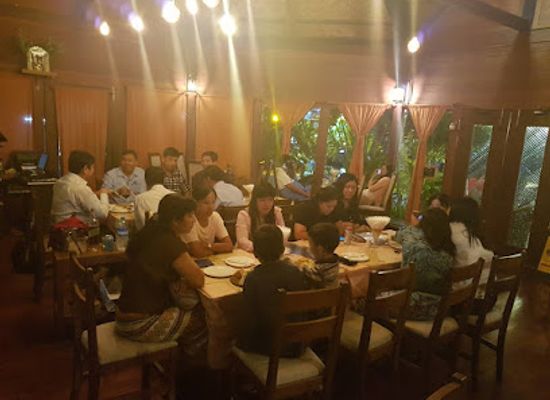 myanmar-burma/mandalay/restaurant/ginki-mandalay-bar-restaurant