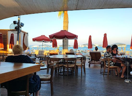 cyprus/larnaca-district/restaurant/almar-seafood-bar