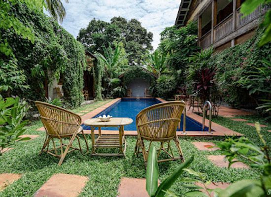 indonesia/banda-islands/restaurant/ribka-s-hotel-restaurant-swiming-pool-banda-neira