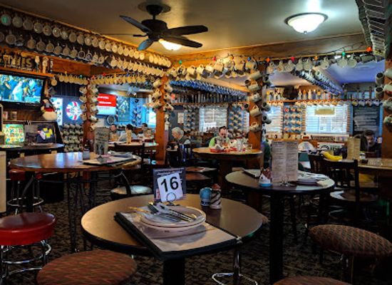 wisconsin/blue-hills/restaurant/bilda-s-friess-lake-pub