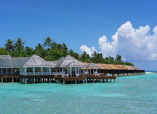 maldives/huvadhoo-atoll/restaurant/ocean-breeze