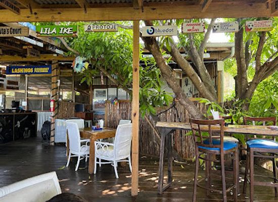 jamaica/treasure-beach-area/restaurant/lashings-treetop-bar-and-grill