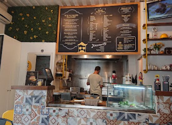 cyprus/larnaca/restaurant/the-potbelly-quality-street-food-craft-beer