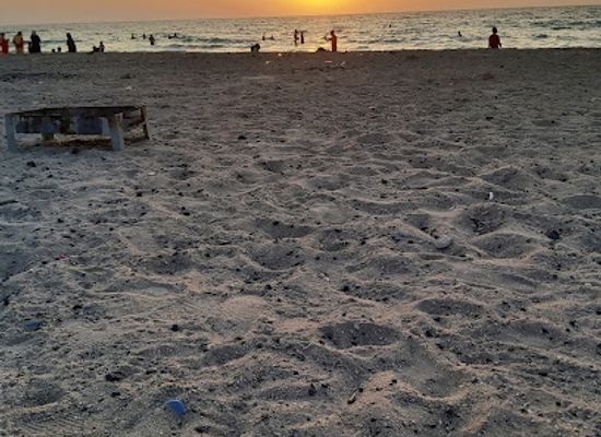 qatar/dukhan-beach/restaurant/food-world-hypermarket-dukhan