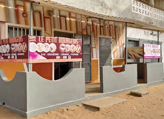 togo/lake-togo-area/restaurant/le-petit-bourgeois