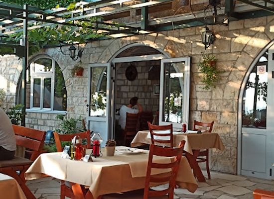montenegro/brda/restaurant/restoran-drago
