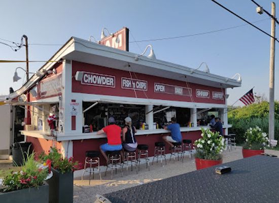 new-york/montauk/restaurant/clam-bar-at-napeague