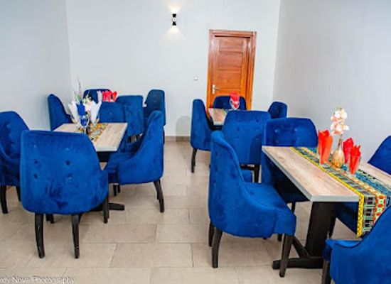 benin/cotonou/gbegamey/restaurant/restaurant-insolite