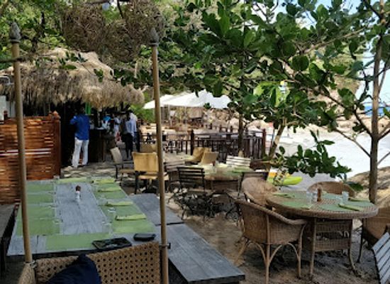saint-lucia/millet-bird-sanctuary/restaurant/naked-fisherman-restaurant