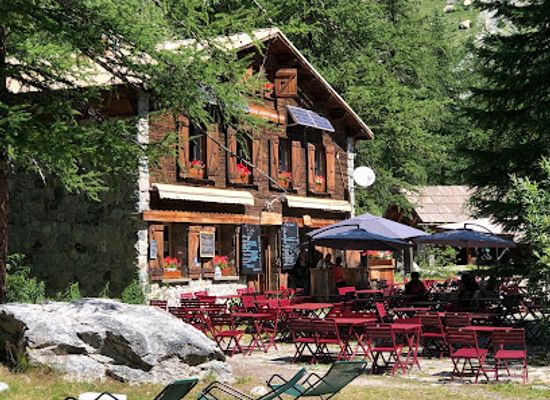 france/ecrins-national-park/restaurant/refuge-du-pre-de-madame-carle