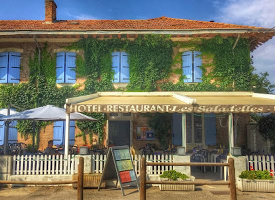 france/camargue/restaurant/hotel-et-restaurant-les-saladelles