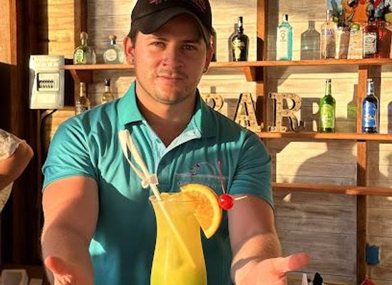 honduras/bay-islands/restaurant/brady-s-cay