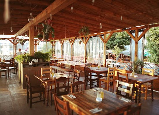 bulgaria/pomorie/restaurant/koraba-food-sea