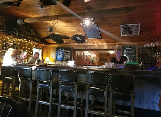 wisconsin/central-sands/restaurant/the-bear-trap-inn