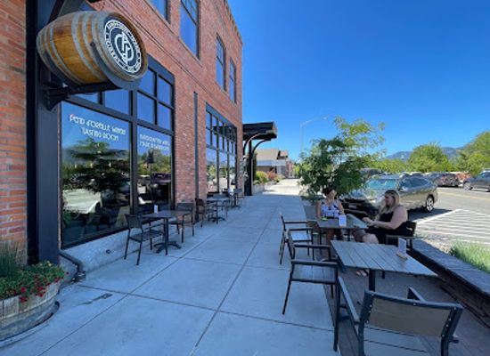 idaho/sandpoint/restaurant/pend-d-oreille-winery-tasting-room