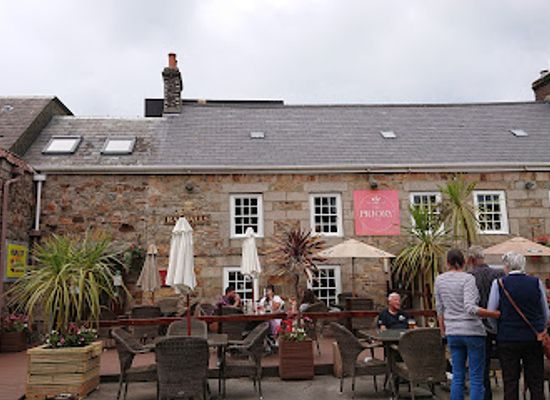 jersey/saint-ouen/restaurant/the-priory-inn-devils-hole