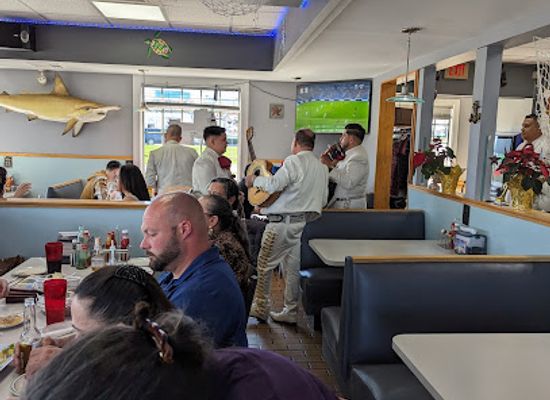 illinois/waukegan/restaurant/riviera-nayarit-seafood