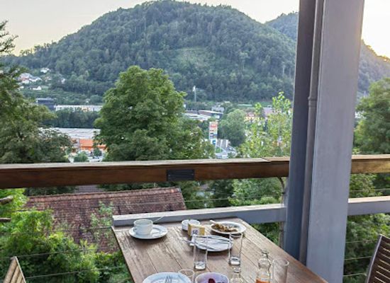 slovenia/upper-carniola/restaurant/restaurant-creina