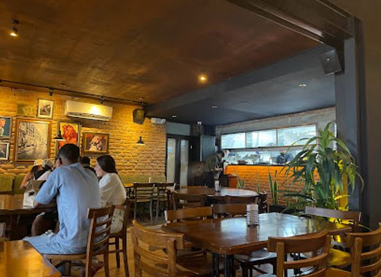 colombia/ciudad-perdida/restaurant/porthos-steakhouse-pub