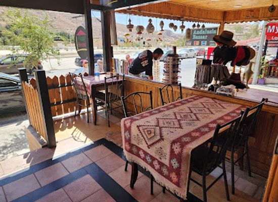 jordan/petra/restaurant/pizza-house