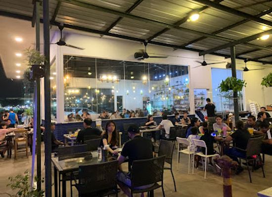 singapore/punggol/restaurant/punggol-east-container-park