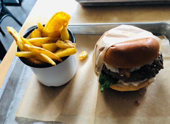 iceland/vík-í-mýrdal/restaurant/black-burger-kitchen
