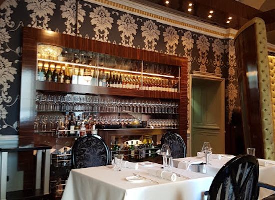 hungary/southern-great-plain/restaurant/onyx