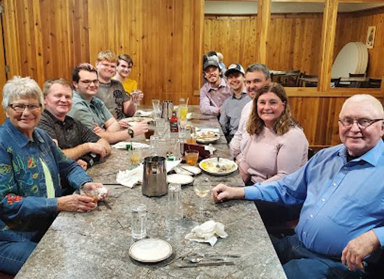 wisconsin/kettle-moraine-state-forest/restaurant/five-pillars-supper-club-restaurant-and-banquet-halls