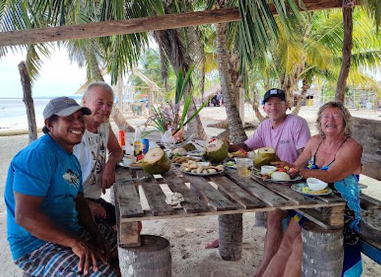 panama/guna-yala/restaurant/ibin-s-beach-restaurant