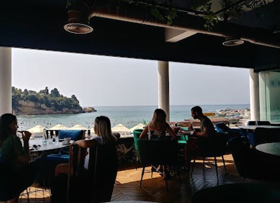 montenegro/ulcinj/restaurant/pier-restaurant-lounge