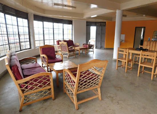 uganda/fort-portal/restaurant/momo-safari-bakery-and-cafe